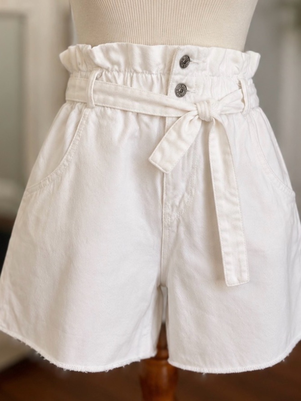 Zara Women's Super High-Waisted White Paperbag Shorts